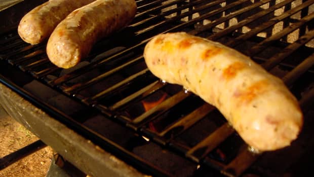 perfect_bbq_sausages_every_time_indirect_grilling_for_better_barbecued_sausages