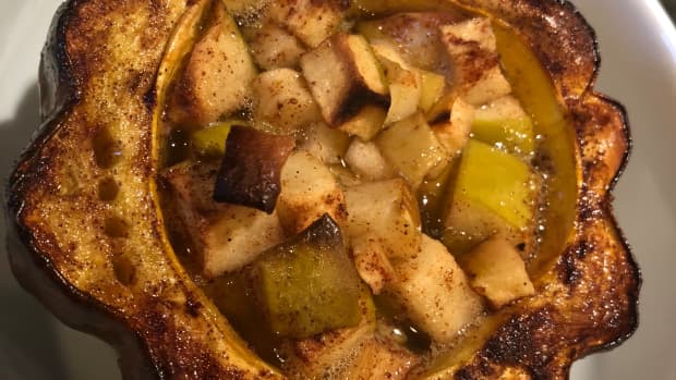 baked-acorn-squash-perfect-for-fall