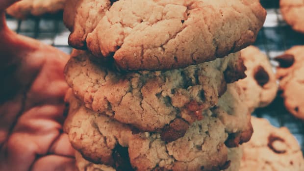 easy-chewy-peanut-butter-chocolate-chip-cookies