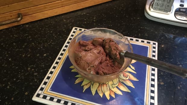 exorbitantly-rich-and-creamy-chocolate-orange-ice-cream-with-candied-nuts-recipe