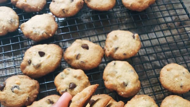 easy-homemade-crispy-chocolate-chips-cookies