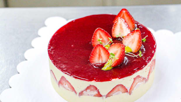 how-to-bake-gluten-and-lactose-free-strawberry-short-cake