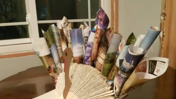 how-to-make-a-recycled-book-and-magazine-turkey-centerpiece-for-thanksgiving