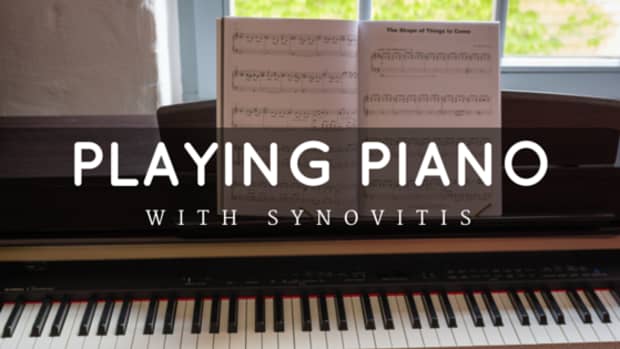 playing-piano-with-synovitis