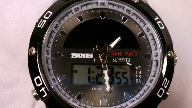 review-of-the-skmei-1064-mens-sports-watch-with-dual-movement-and-solar-power