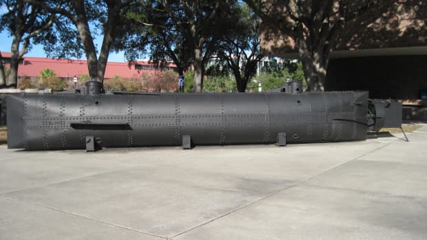 hl-hunley-was-the-first-submarine-to-successfully-sink-a-ship-during-war