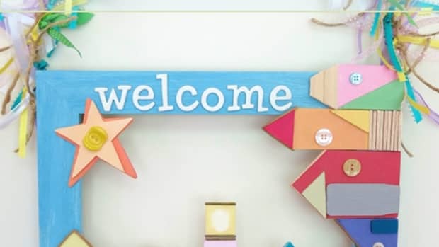 diy-craft-tutorial-how-to-make-a-beach-themed-welcome-sign