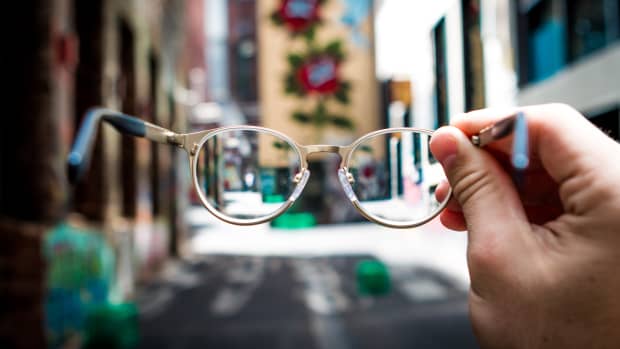 where-to-buy-your-glasses-online-an-overview-of-prescription-glasses-retailers