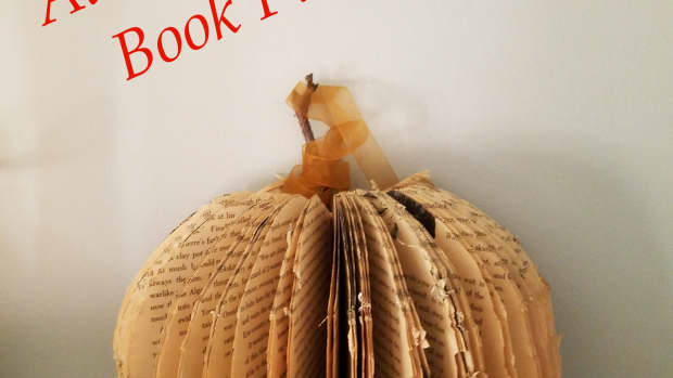 adorable-recycled-book-pumpkin-craft