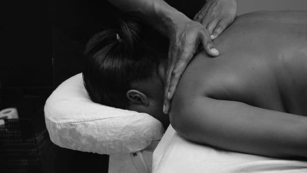 deep-tissue-or-holistic-massage-which-one-is-best-for-me-and-whats-the-difference