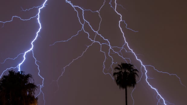 how-to-capture-lightning-with-your-camera