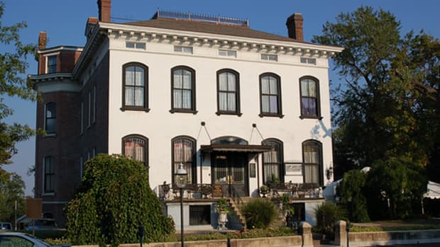 is-the-lemp-mansion-haunted-my-personal-experience