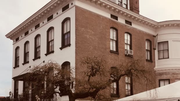 the-legacy-of-the-lemp-mansion