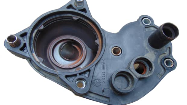 2007-ford-mustang-thermostat-housing-replacement