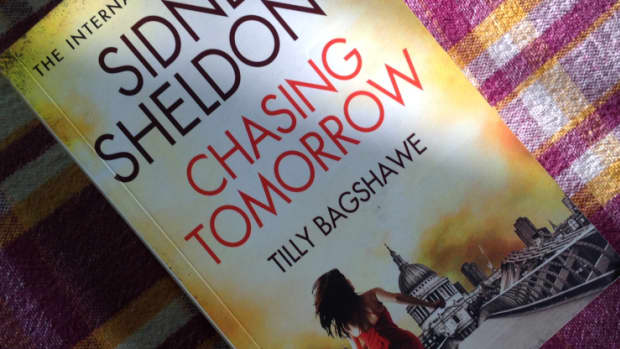 book-review-sidney-sheldons-chasing-tomorrow