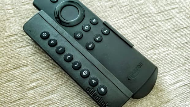 how-sideclick-remotes-attachment-turns-your-amazon-fire-tv-to-a-universal-remote