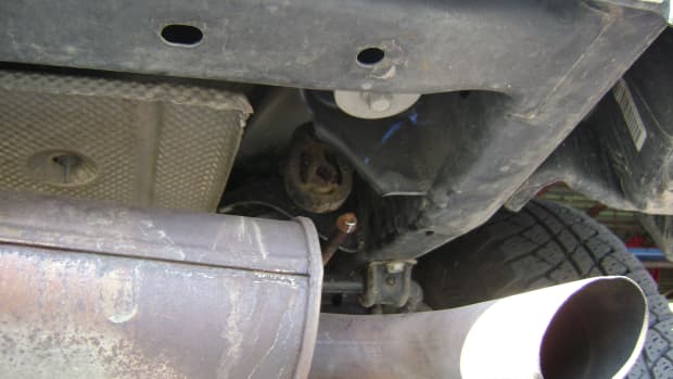 relocate-the-muffler-on-your-jeep-wrangler-jk-for-a-cool-look-and-aggressive-sound