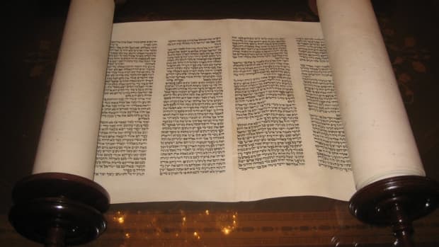 reading-the-bible-in-english-and-hebrew