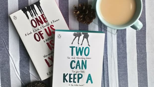 book-reviews-and-recommendations-two-can-keep-a-secret-by-karen-m-mcmanus