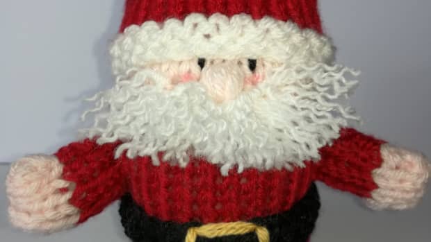 how-to-knit-a-santa-doll-with-pattern