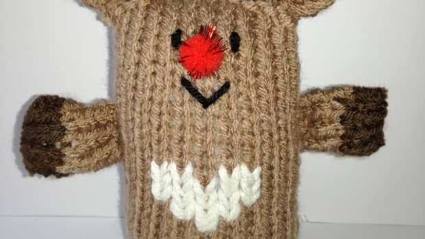 how-to-knit-a-reindeer-doll-with-pattern