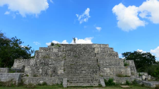 visiting-the-mayan-ruins-of-dzibilchaltun-in-mexico