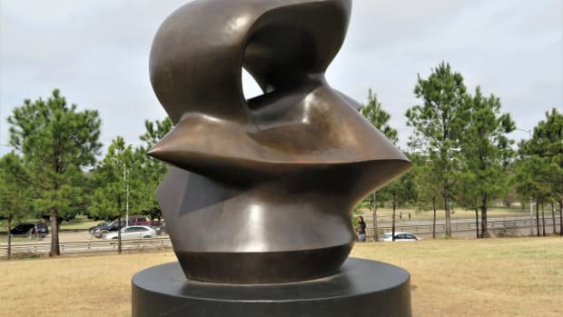 spectacular-henry-moore-sculpture-in-houstons-eleanor-tinsley-parkpark