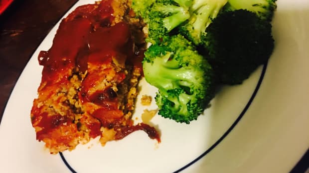 turkey-meatloaf-with-chipotle-ketchup