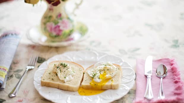 perfect-poached-eggs-in-the-microwave