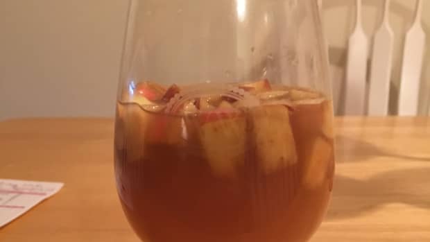 apple-cinnamon-sangria
