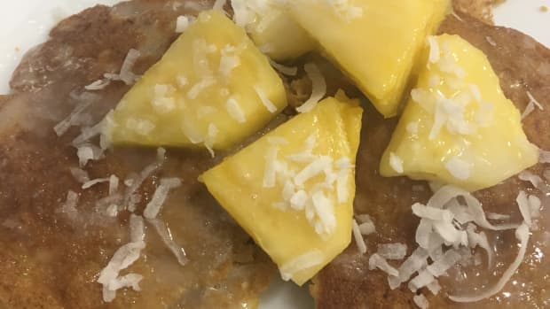aloha-pineapple-and-coconut-pancakes-with-coconut-syrup