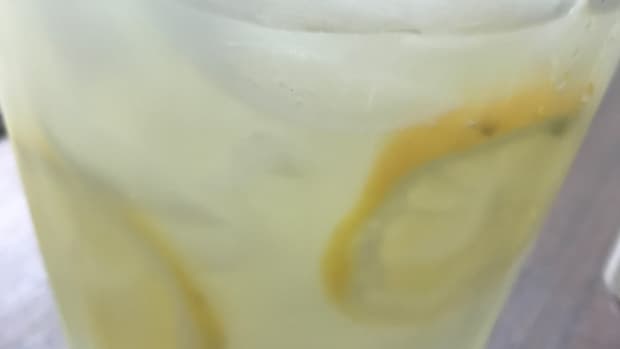 fresh-homemade-lemonade-recipe-how-to-make-the-best-homemade-lemonade-ever