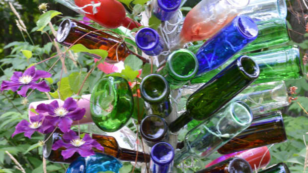 bottle-tree-for-my-garden-reuse-of-junk
