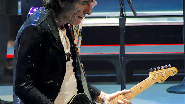 the-great-ron-wood-and-his-esp-signature-telecaster