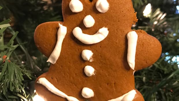 diy-edible-gingerbread-ornaments