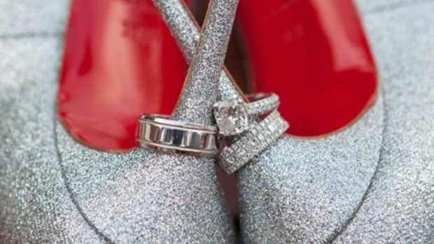 engagement-and-wedding-ring-photography-ideas