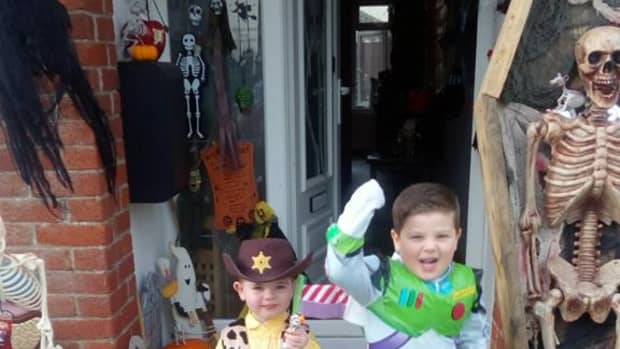 halloween-diy-ideas-how-to-make-halloween-costumes-for-the-kids-woody-toy-story-superman-for-trickor-treating-homemade