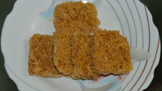 how-to-make-sev-chikki-sweet-and-crunchy-noodle-bars
