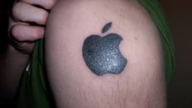 realistic apple with skull tattoo done by Biand by biandtattoist on  DeviantArt | Skull tattoo, Tattoos, Skull tattoo design