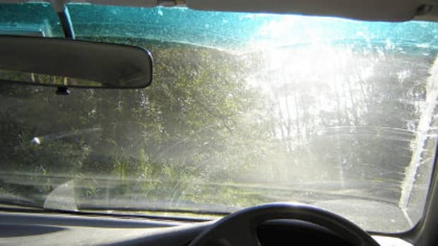 -how-do-maintain-and-use-your-windshield-wipers-properly