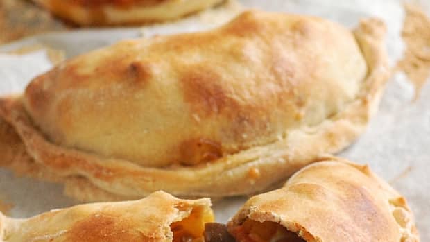 how-to-make-empanada-filipino-meat-pastry-turnover