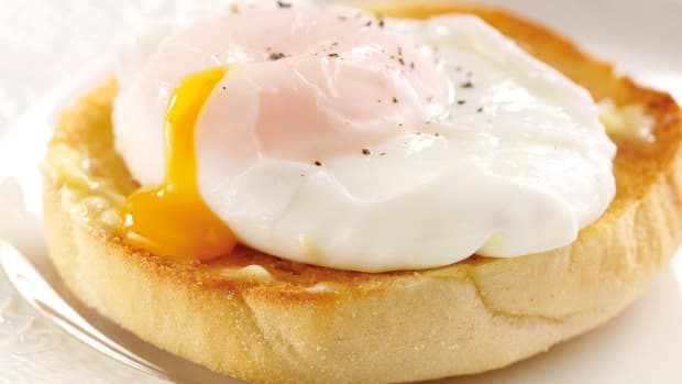the-best-microwave-egg-poachers-and-poaching-pans
