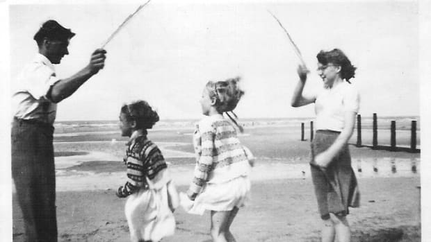 a-childhood-in-the-early-50s-the-games-we-played-at-home-and-at-school