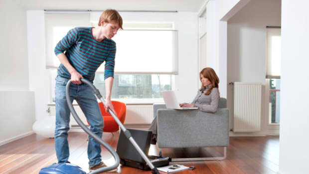 should-men-do-house-chores