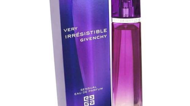 Givenchy Very Irresistible Sensual Perfume