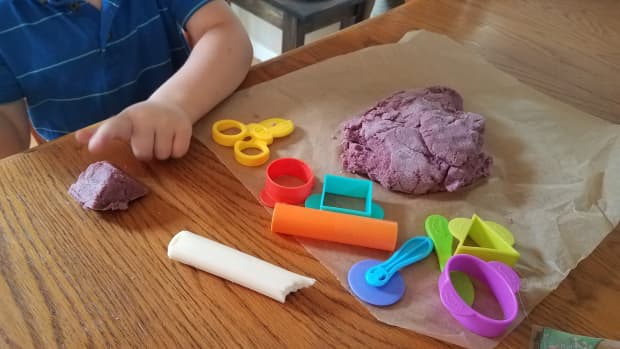quick-and-easy-homemade-playdoh-using-healthy-ingredients
