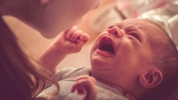 why-is-your-newborn-baby-crying-know-the-reasons-and-the-ways-to-soothe-them
