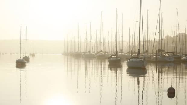 is-living-aboard-a-sailboat-a-good-idea