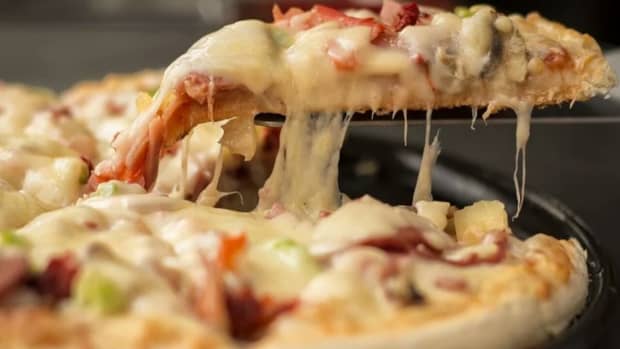 how-to-make-pizza-at-home-easily
