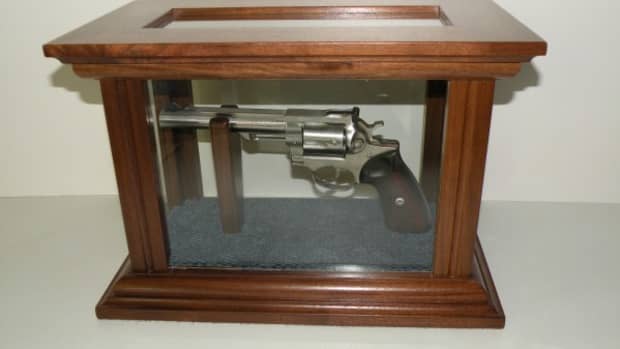 gun-cases-glass-gun-display-cases-custom-gun-cases-custom-holsters